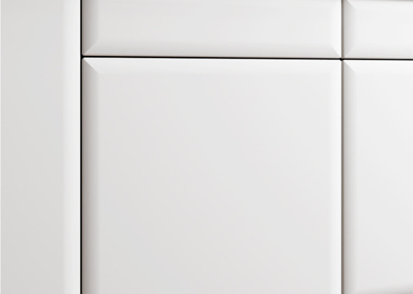 W016